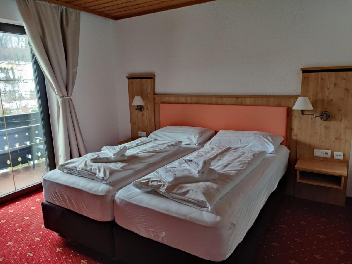 Hotel Lindwurm Bad Goisern Buitenkant foto