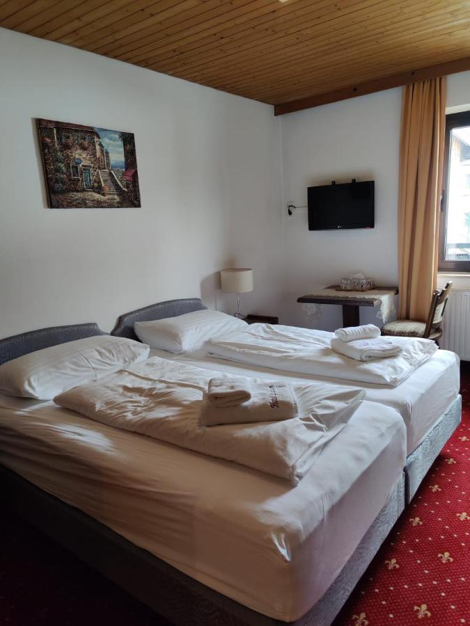 Hotel Lindwurm Bad Goisern Buitenkant foto