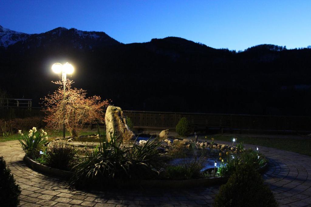 Hotel Lindwurm Bad Goisern Buitenkant foto