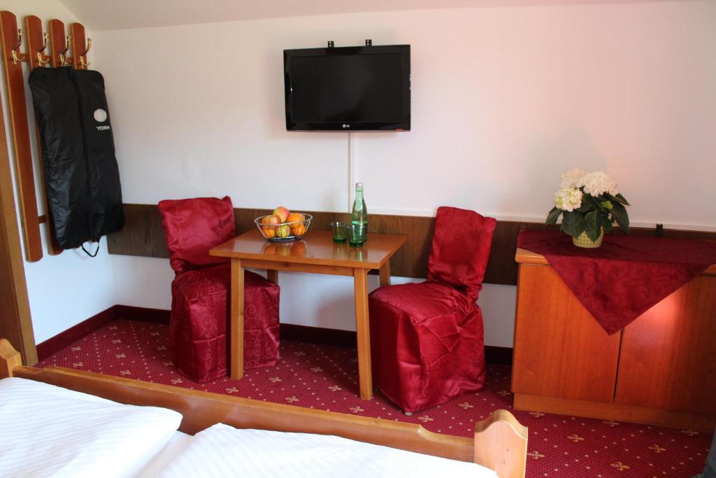 Hotel Lindwurm Bad Goisern Kamer foto